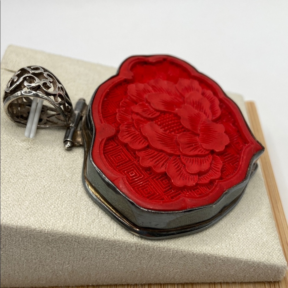 Vintage Sterling Silver Large Chinese Cinnabar Heart Shaped Pendant - Picture 3 of 10
